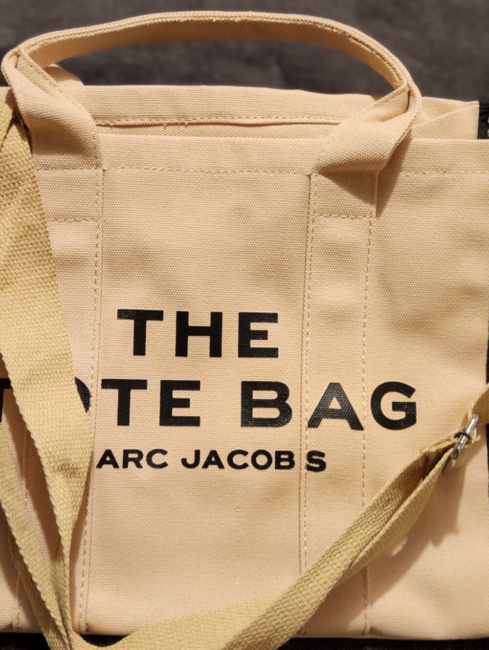 NEW Marc Jacobs FASHION Beige Canvas 'The Tote Bag' with Black Logo - Picture 6 of 10